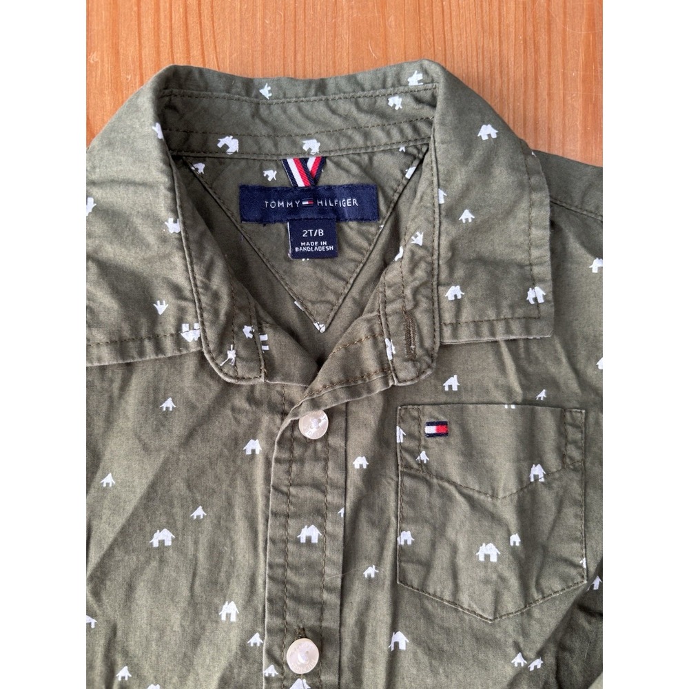 Tommy Hilfiger Boys' Long Sleeve Button Down House Print Shirt Size 2T - Picture 3 of 3
